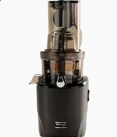 Kuvings juicer still new,bought it from Tavola I have the receipts,used it for only 1month but I urg