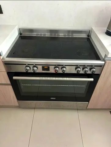Trim Stainless Steel Electric Cooker with Hob and Oven - Good Condition