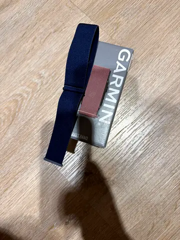 Garmin Cirqa - smart band with blue strap