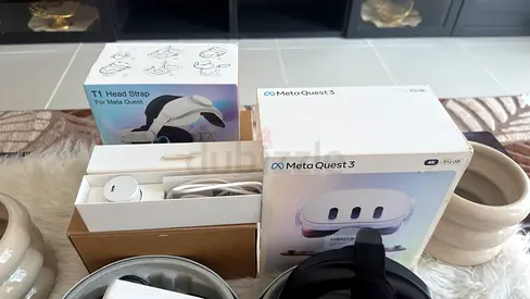 Meta Quest 3 VR Headset 512GB with Controllers & Accessories - Excellent