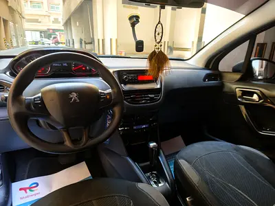 Peugeot 208 2015 GCC Specs in Excellent Condition