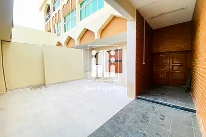سعر ممتاز | مدخل خاص | شقه 6 غرف نوم + غرفه خادمه | باركن |