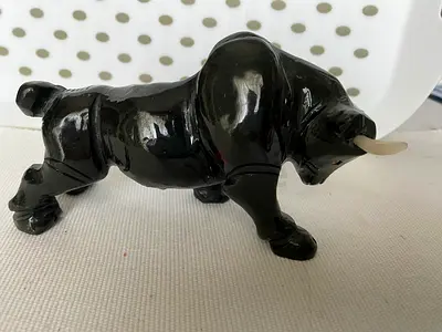 Black volcanic glass obsidian , Bull Figurine, handmade - Decorative Collectible , size 16x6x9 cm