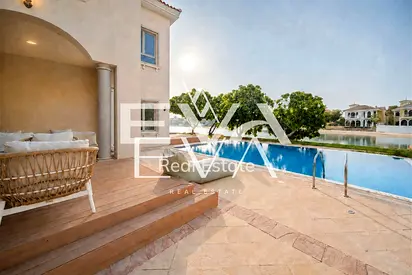 GARDEN LOBBY | PRIVATE BEACH | AVAILABLE OCT