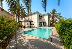 Turn Key | Lake Facing | Entertainment Foyer