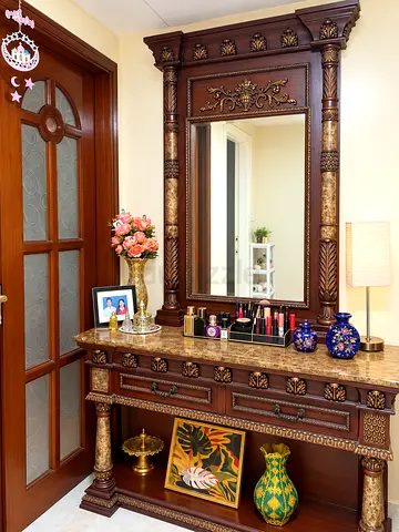 Ornate Wooden Console Table with Decorative Mirror - Excellent Condition