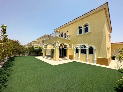 Near Pavillion | Well Maintained | 3 Large