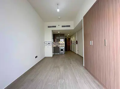 CHILLER FREE | SPACIOUS LAYOUT | READY TO MOVE IN