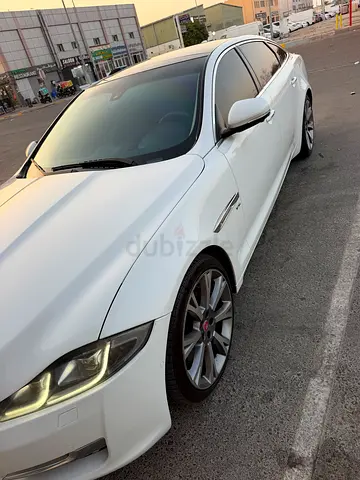 Jaguar XJ Luxury LWB 2017 GCC Specs - Impeccable Condition
