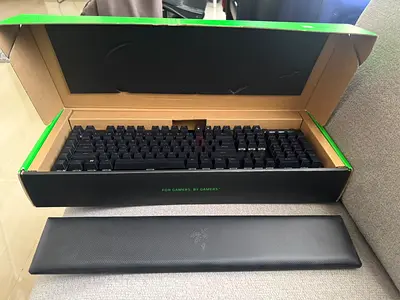 Razer Mechanical Gaming Keyboard with Wrist Rest - Like New