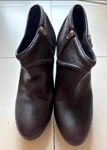 Dark brown leather ankle boots, used, size not specified