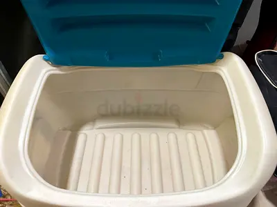 Storage box