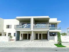 Vacant | Sophisticated 3BR TH | Prime Area