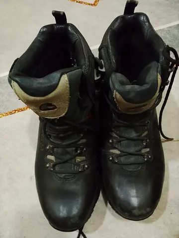 Used Viking Black Leather Hiking and ICE Boots - Size 44 EUR 10.5 US , Good Condition