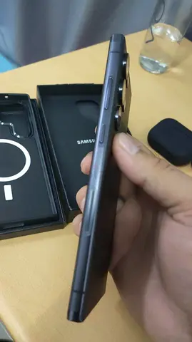Used Samsung Galaxy S23 Ultra - Good Condition with Box