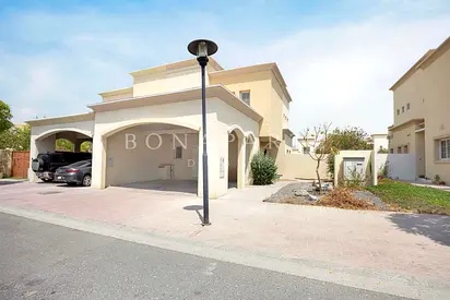 Fully Renovated Corner Villa | Big Plot