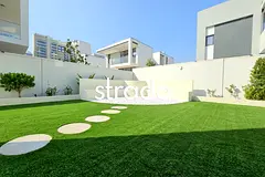 Landscaped | Corner Unit | Beside Pool