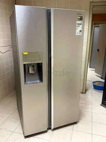 Samsung Side By Side Refrigerator with Food Showcase water ice dispenser