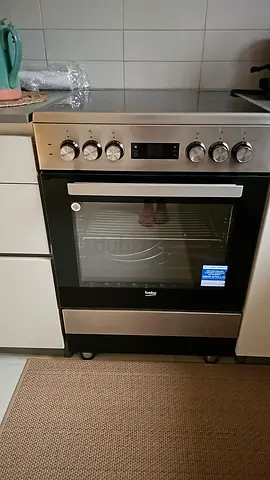 Beko Built-in Electric Oven - Stainless Steel, Almost New