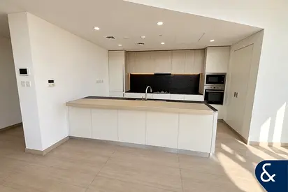 Largest 2 Bed | Huge Terrace | Ellington