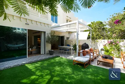 Exclusive | Renovated | Opposite Pool Area