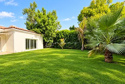 Large Plot | Vacant | Well Maintanined | Bungalow