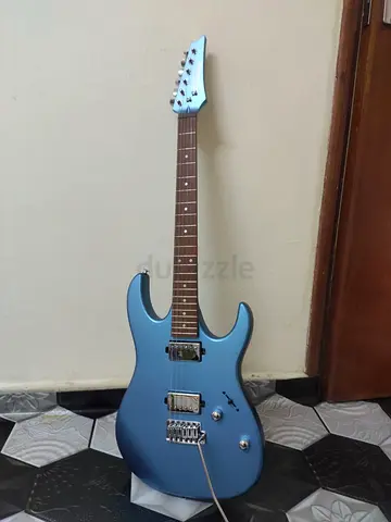 Guitar Ibanez Strat