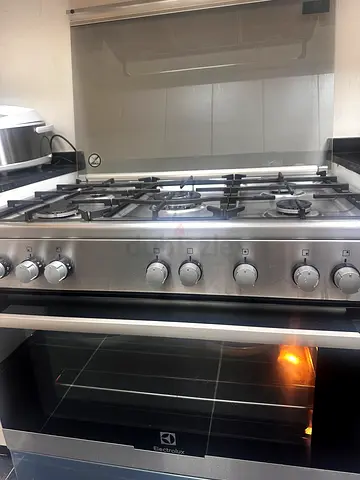 Stainless Steel 5-Burner Gas Cooker with Oven - Good Condition