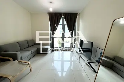 FURNISHED | VACANT MID SEP | LARGE LAYOUT