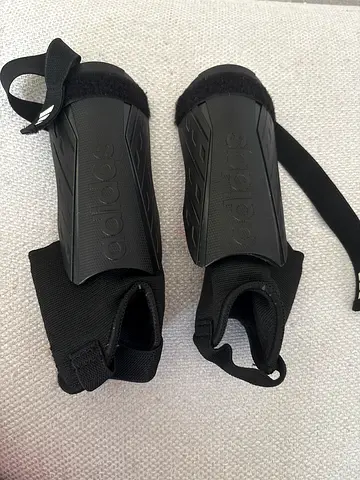 Adidas kids/mid-size football shin guards with ankle sleeve - good condition