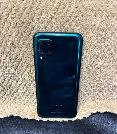 HUAWEI P40 lite - Storage 128GB,Ram 6GB,very good condition.