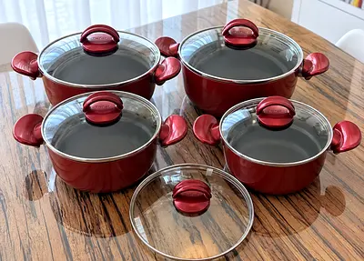 5-piece non-stick cookware set with glass lids (burgundy red) gently used