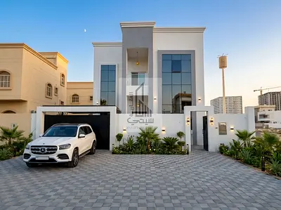 Ready-to-move-in freehold villa with 4 bedrooms.