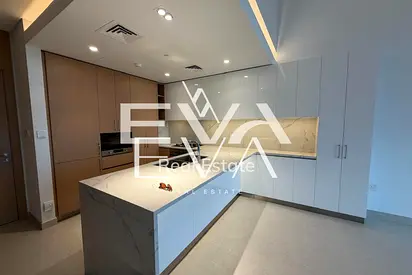 UNFURNISHED | MID FLOOR | BRAND NEW | VACANT