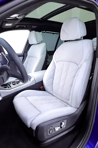صورة 8 لـ 2025 BMW X5