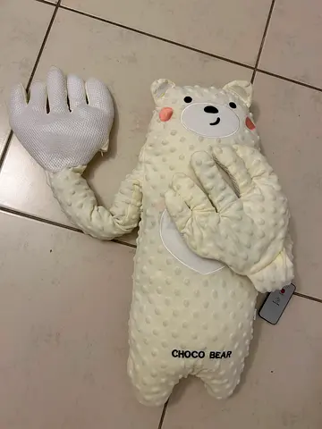 Soft Bear plush toy with automatic arm for patting