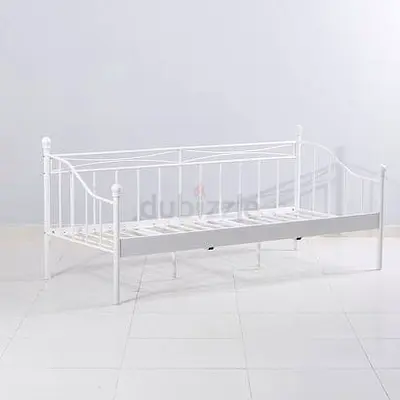 White Metal Daybed Frame