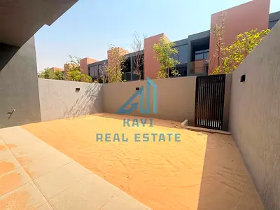 Brand new townhouse in Saro Massar