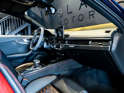 2023 AUDI RS4 photo 12