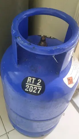 Refillable Blue LPG Gas Cylinder - Good Condition