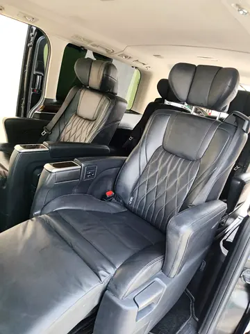 2022 Toyota GRANVIA — фото 3