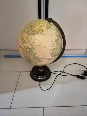 Illuminated Floor Globe Lamp – Vintage World Map