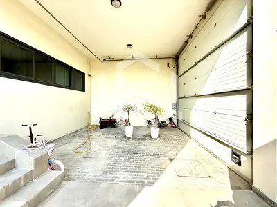 Upgraded & Fully Furnished 4BR+M |Corner Villa