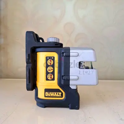 DEWALT DW089 self-leveling 3-beam Red line laser