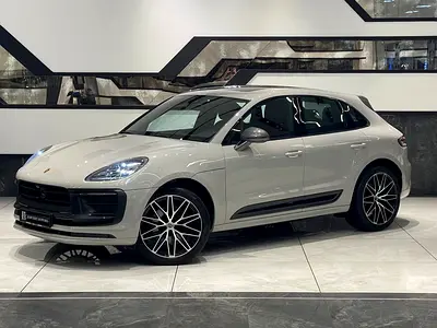 Porsche Macan T | 2024 | GCC Specs | Nardo Grey | Full History Service in Agency | 360 Camera |