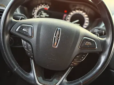 صورة 10 لـ 2016 Lincoln MKZ
