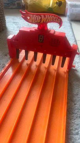 Hot wheels 6 tracks