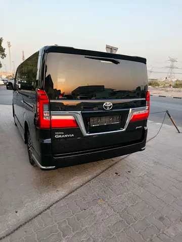 2022 Toyota GRANVIA — миниатюра 18