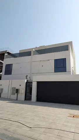 للبيع فيلا فاخرة في تلال الشارقة | 3,230 قدم² | جاهزة للسكن | السعر 3,500,000 درهم