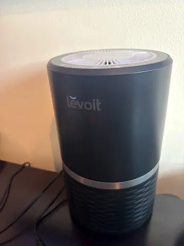 Levoit air purifier - black